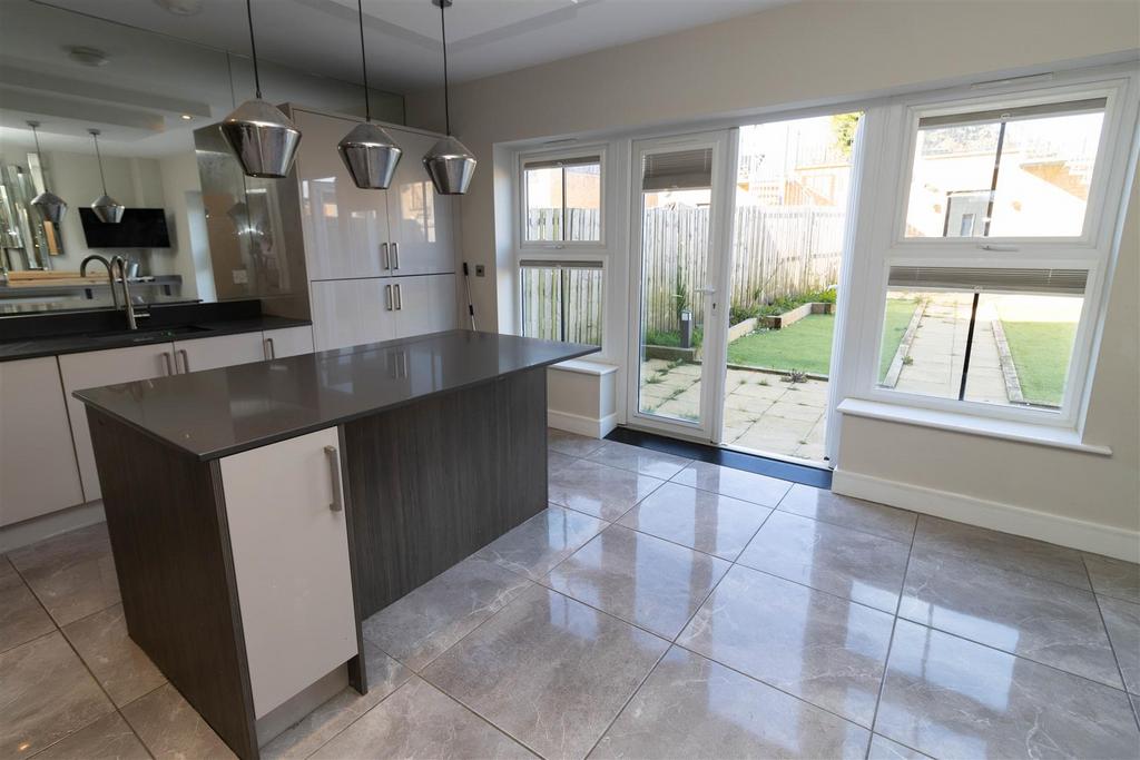 St. Bartholomews Court, Benton... 5 bed semidetached house for sale