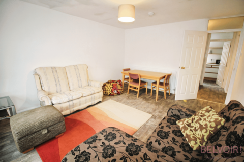 4 bedroom coach house to rent, Matlock Court, Nottingham NG1