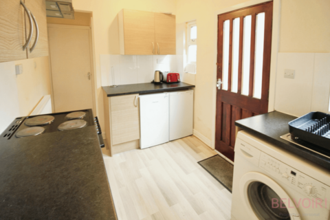 4 bedroom terraced house to rent, Shelton Street, Nottingham NG3