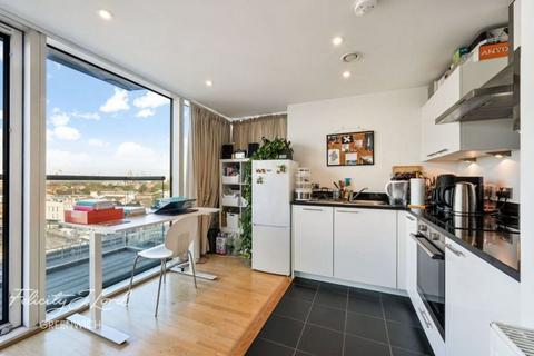 1 bedroom flat for sale, Mill Lane, London, SE8 4HN