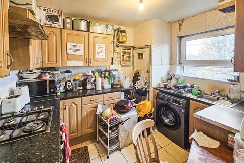 3 bedroom flat for sale, Canning Town, London, E16