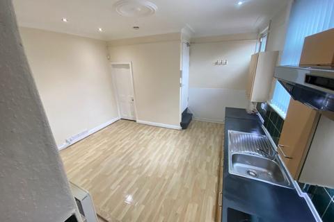 2 bedroom end of terrace house for sale, Kepler Terrace, Harehills, Leeds, LS8 5EH