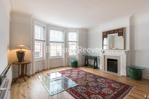 3 bedroom apartment to rent, Abingdon Road, Kensington W8