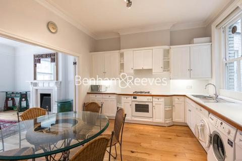 3 bedroom apartment to rent, Abingdon Road, Kensington W8