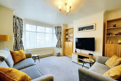 23 Sandy Lane, Bramcote, Nottingham, NG9 3GT