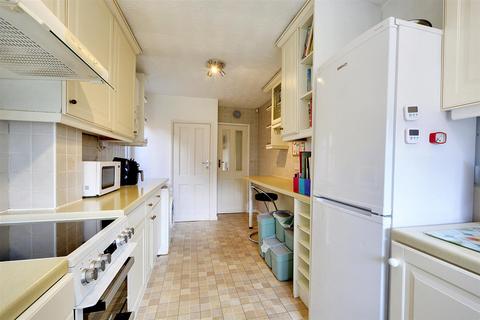 23 Sandy Lane, Bramcote, Nottingham, NG9 3GT