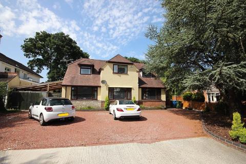 Springdale Road, Broadstone, Dorset, BH18