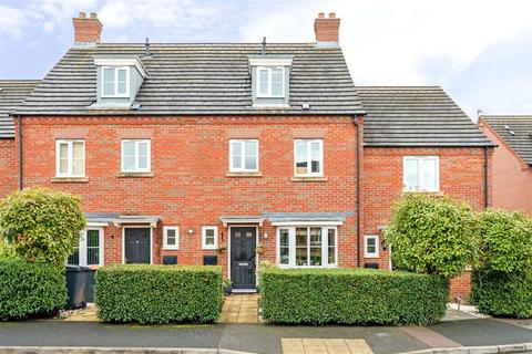 4 bedroom terraced house for sale, Crispin Drive, Bedford