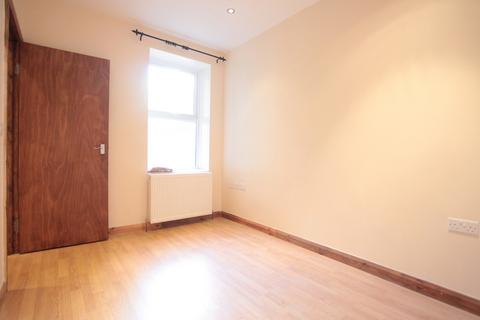 2 bedroom flat to rent, Garratt Terrace, London