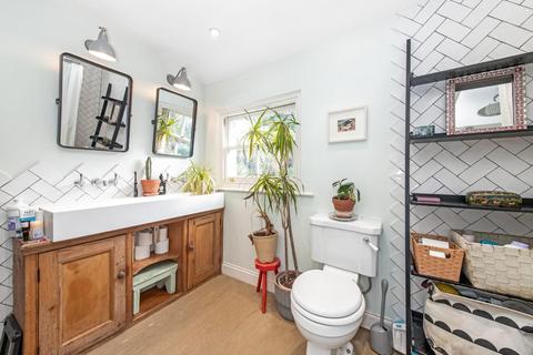 12 Maple Road, London, SE20 8HB