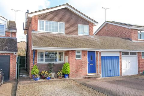 4 bedroom link detached house for sale, Ravensmead, Banbury