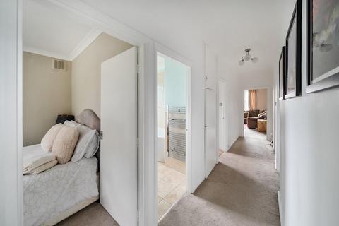 3 bedroom flat for sale, Ring Road, West Park, Leeds, LS16