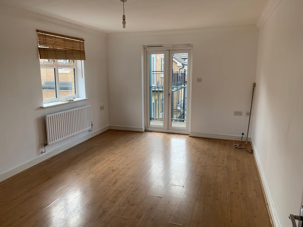 HARROW, HA2 8FD 3 bed flat to rent £2,200 pcm (£508 pw)