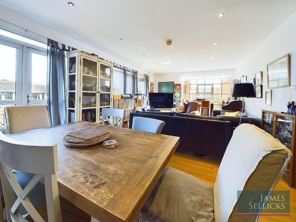 Open Plan Living/Dining Area