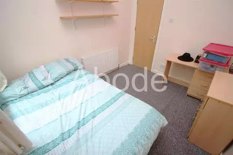 9 bedroom house to rent – pohled 3
