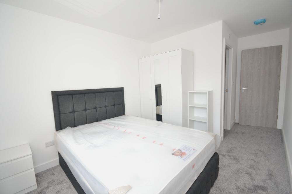 Lloyd Street South, Manchester M14 3 bed flat to rent £2,015 pcm (£