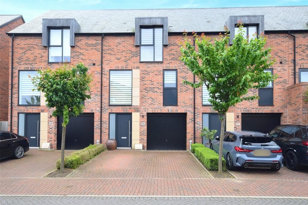 Bechers Court, Burgage, Southwell... 3 bed terraced house to rent £