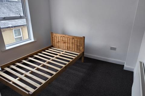 undefined, 5 Bedroom Flat Town Centre
