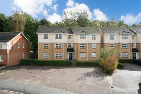 2 bedroom flat for sale, Evensyde, Watford