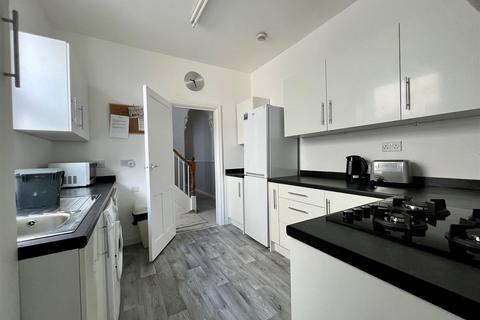 4 bedroom terraced house to rent, Hudson Road