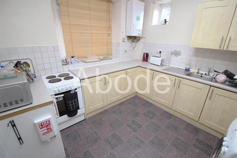 6 bedroom house to rent, Cardigan Road, Headingley, Leeds