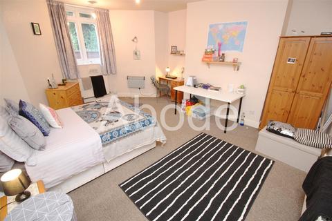6 bedroom house to rent, Cardigan Road, Headingley, Leeds