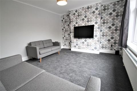 5 bedroom terraced house to rent, Estcourt Terrace, Headingley, Leeds, LS6 3EY