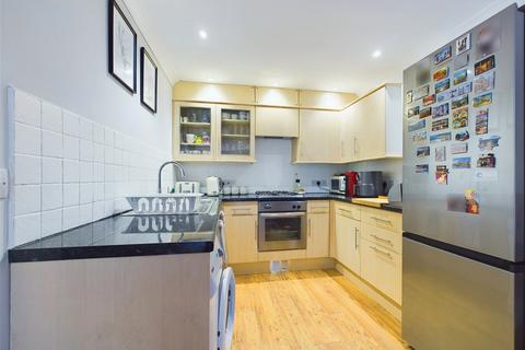 2 bedroom flat for sale, Barnstaple, Devon