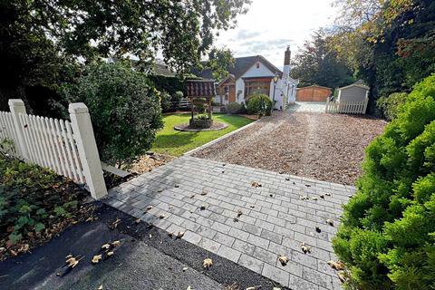 3 bedroom semi-detached bungalow for sale, Humberston Avenue, Humberston, Grimsby, N.E. Lincs, DN36 4JB