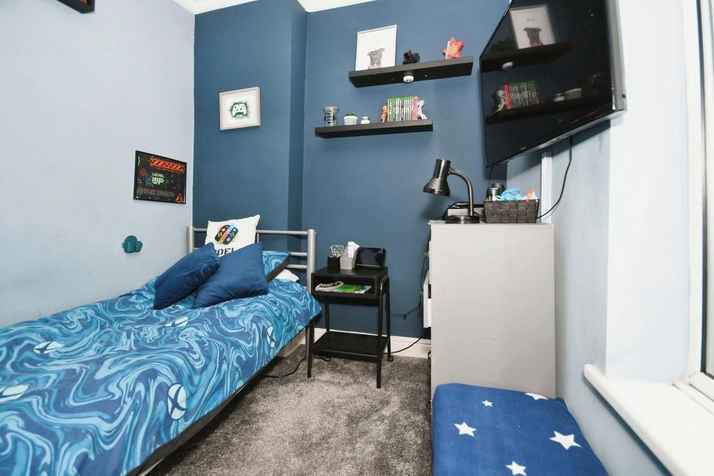 BEDROOM 3.jpg