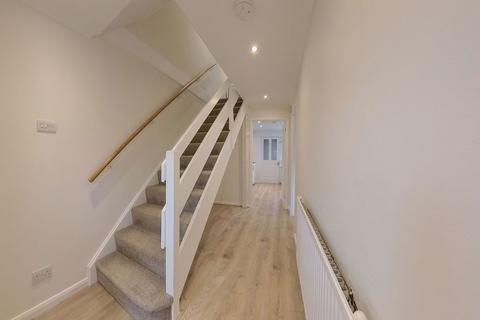 4 Fairways, Waltham Abbey, EN9 1SY