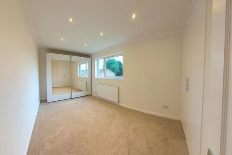4 Fairways, Waltham Abbey, EN9 1SY