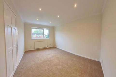 4 Fairways, Waltham Abbey, EN9 1SY