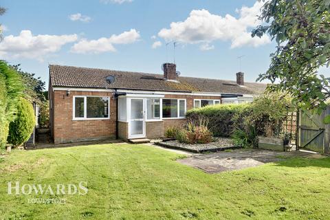 2 bedroom semi-detached bungalow for sale, Lloyds Avenue, Lowestoft