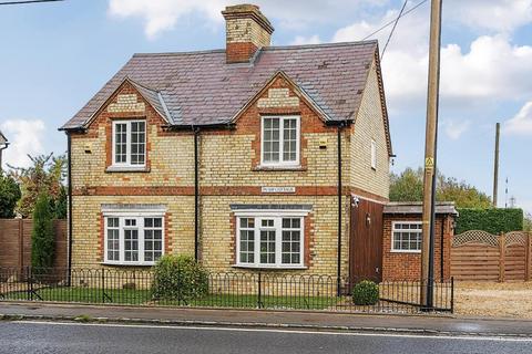 3 bedroom cottage to rent, Bicester Road,  Kingswood,  HP18