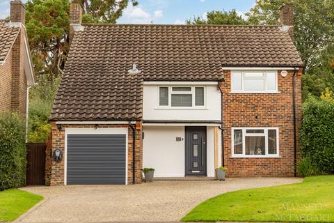 3 bedroom detached house for sale, Woodlands, Crawley RH10