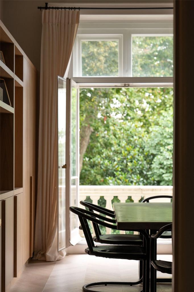 Dining Onto Balcony