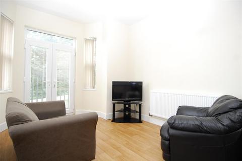 6 bedroom flat to rent, 10 Lisson Grove, Plymouth PL4