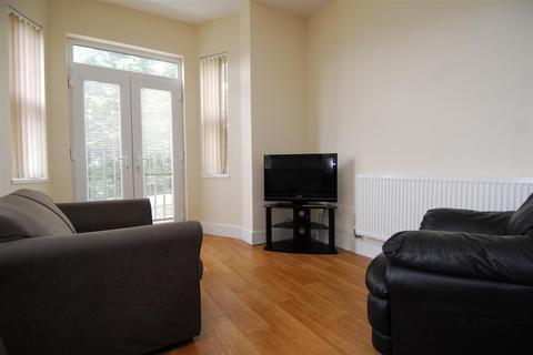 6 bedroom flat to rent, 10 Lisson Grove, Plymouth PL4