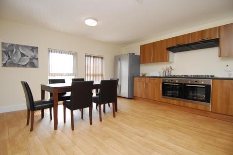 6 bedroom flat to rent, 10 Lisson Grove, Plymouth PL4