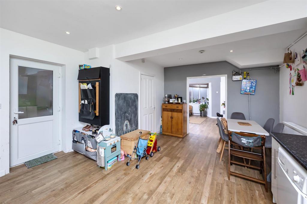 Kitchen/Dining Room