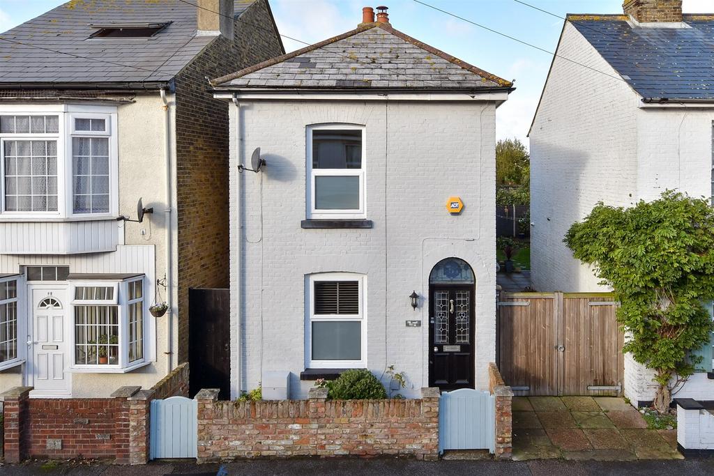 College Road, Deal, Kent 2 bed detached house for sale £400,000