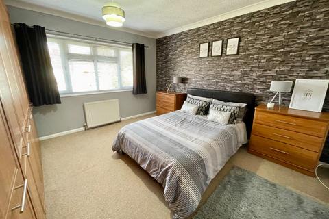 2 bedroom maisonette for sale, Hillary Close, Luton, Bedfordshire, LU3 3DL