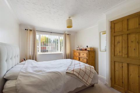 10 Bodiam Avenue, Tuffley, Gloucester, GL4 0TJ