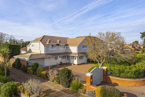 5 bedroom detached house for sale, Welley Road, Wraysbury