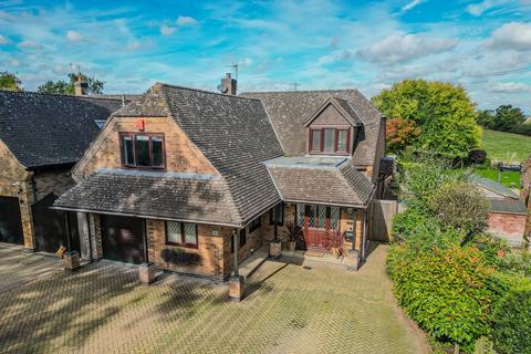 4 bedroom detached house for sale, 6 Newbold Road, Kirkby Mallory