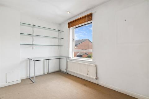 2 bedroom terraced house to rent, Linnet Mews, London, SW12