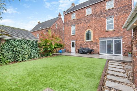 6 Clap Gate Road, Wombourne, Wolverhampton, WV5 8ED