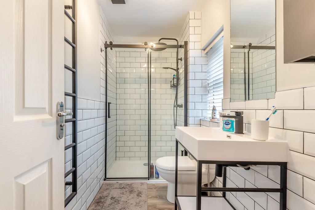 Bedroom 2 En-Suite