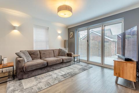 6 Clap Gate Road, Wombourne, Wolverhampton, WV5 8ED